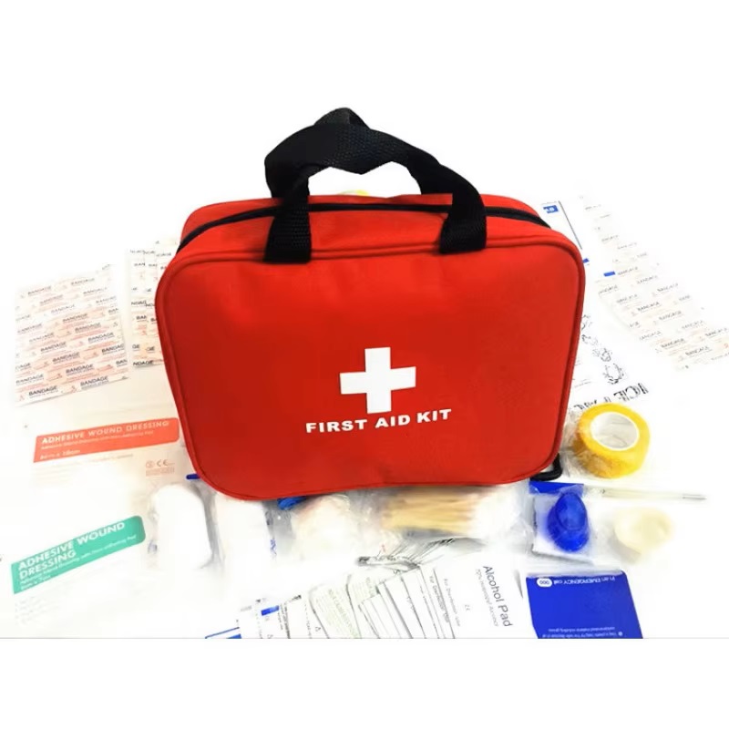 ชุดปฐมพยาบาลพร้อมกระเป๋าขนาดกะ - First Aid Travel Kit บทวิจารณ์และราคา