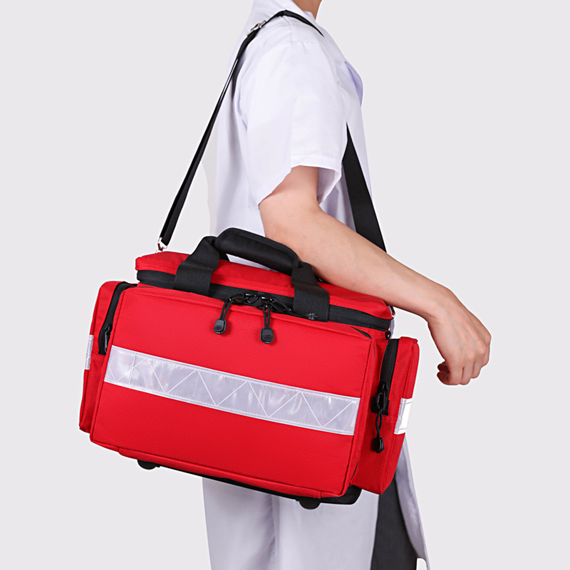ชุดปฐมพยาบาลกลางแจ้งความจุขนาด - First Aid Travel Kit บทวิจารณ์และราคา
