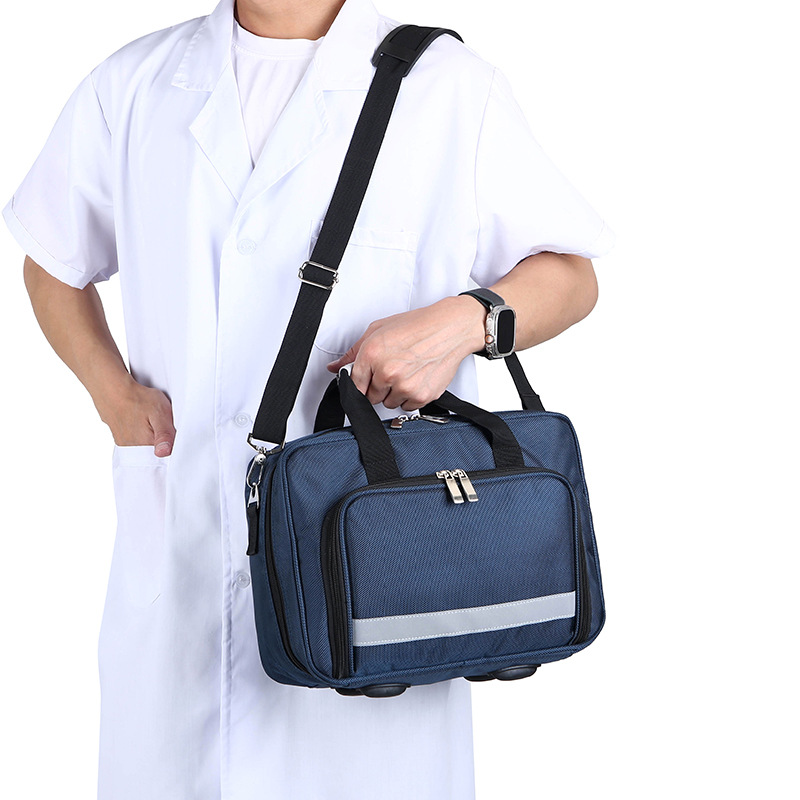 ชุดปฐมพยาบาลกลางแจ้งความจุขนาด - First Aid Travel Kit บทวิจารณ์และราคา